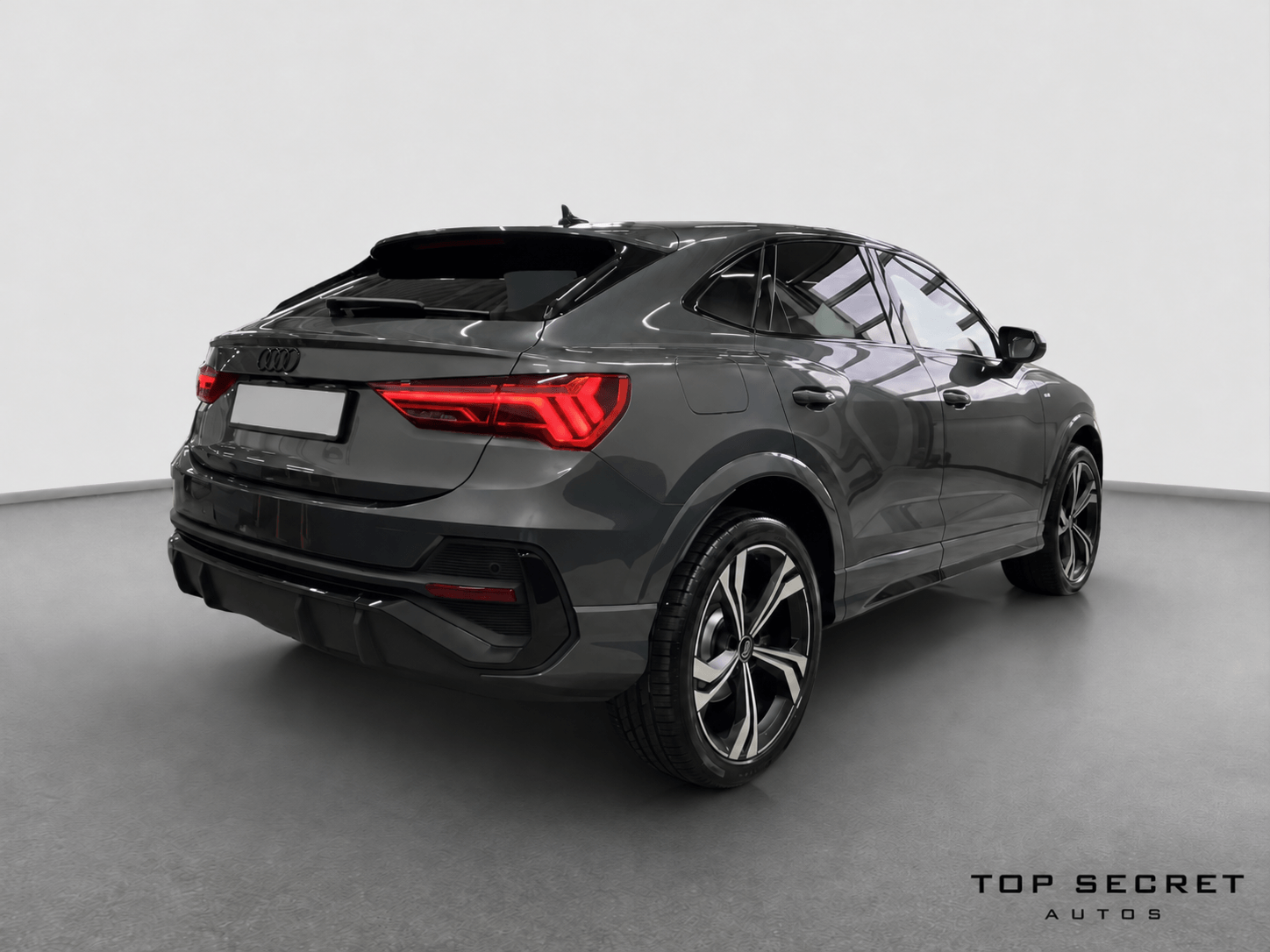 Audi Q3 Sportback 45 TFSI e S line 2022, trasera tres cuartos