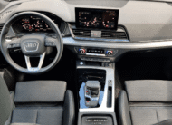 Audi Q5 55 TFSI e quattro S line 2023, salpicadero y pantalla MMI
