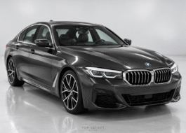 BMW 545e xDrive M Sport 2022 gris, frontal tres cuartos