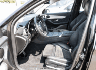 Mercedes-Benz GLC 300 de 4MATIC AMG Line 2021, asientos delanteros