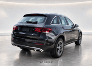 Mercedes-Benz GLC 300 de 4MATIC AMG Line 2021, trasera tres cuartos