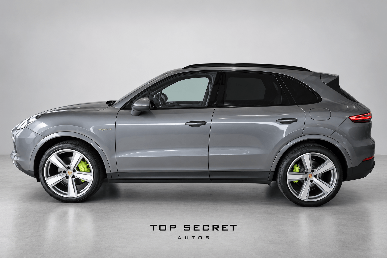 Porsche Cayenne E-Hybrid 2021 gris cuarzo, lateral