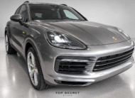 Porsche Cayenne E-Hybrid 2021 gris cuarzo, frontal y faros LED