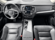 Volvo XC90 T8 Recharge 2021, salpicadero y pantalla central