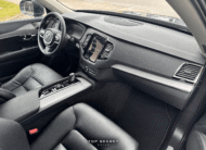 Volvo XC90 T8 Recharge 2021, interior en piel negra