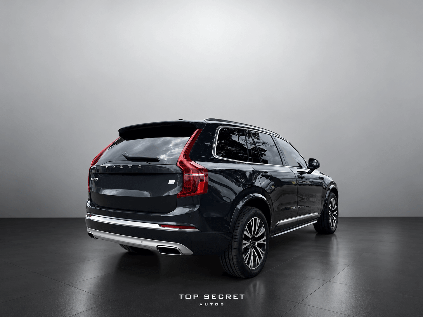 Volvo XC90 T8 Recharge 2021, vista trasera